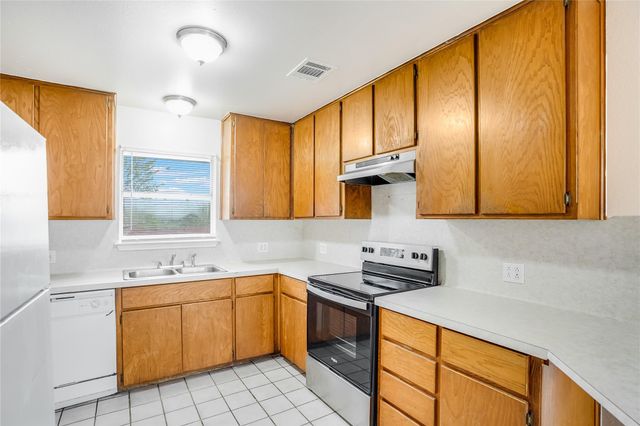 200 Creekside TRL, Kyle, TX 78640