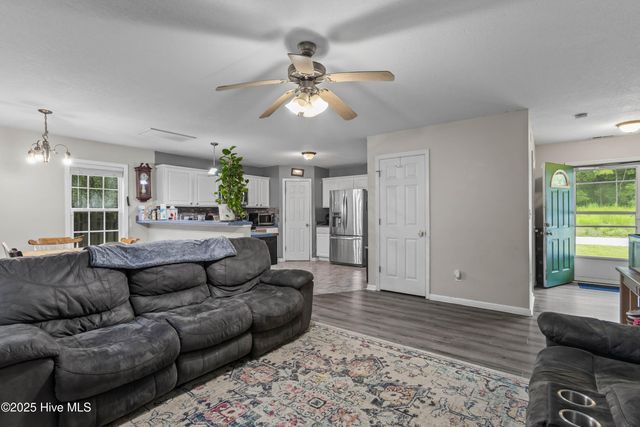 624 Walnut Drive, Jacksonville, NC 28540