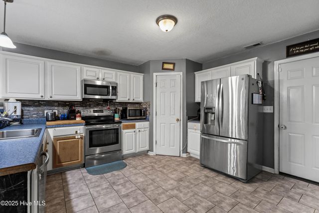 624 Walnut Drive, Jacksonville, NC 28540