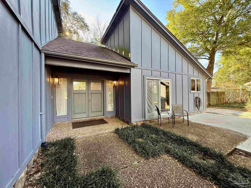 4502 Whisper Way, Pensacola, FL 32504