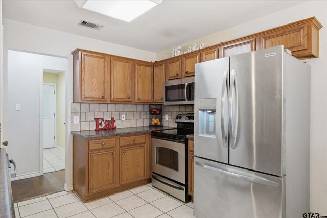 351 River Oaks Lane, Canton, TX 75103