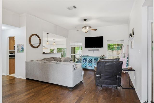 351 River Oaks Lane, Canton, TX 75103