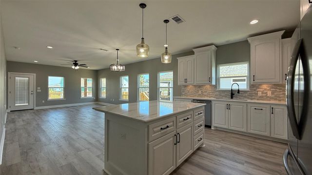 865 Palmetto Drive, Crystal Beach, TX 77650