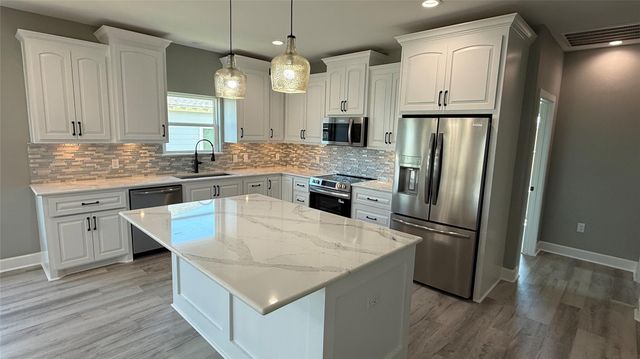 865 Palmetto Drive, Crystal Beach, TX 77650