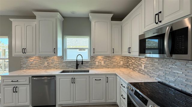 865 Palmetto Drive, Crystal Beach, TX 77650