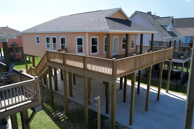 865 Palmetto Drive, Crystal Beach, TX 77650