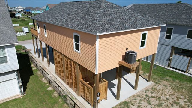 865 Palmetto Drive, Crystal Beach, TX 77650
