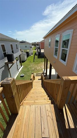 865 Palmetto Drive, Crystal Beach, TX 77650