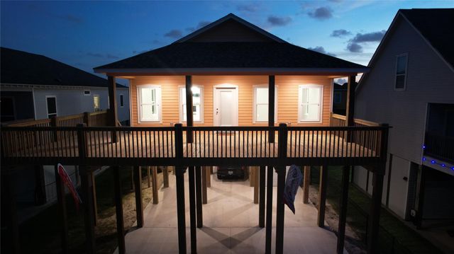 865 Palmetto Drive, Crystal Beach, TX 77650
