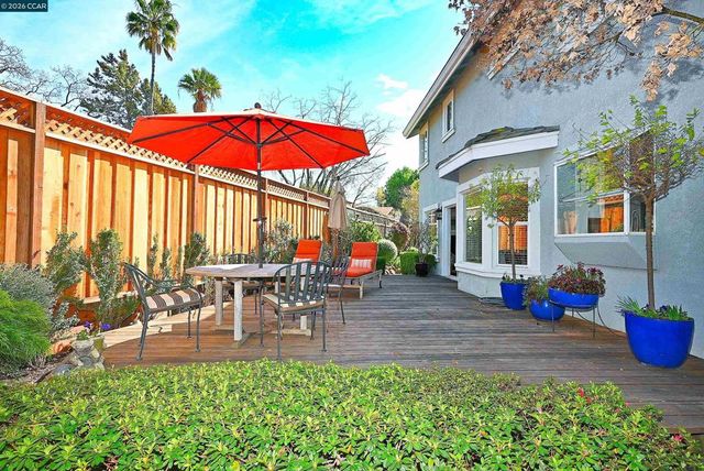 672 672 Enrica Ln, Walnut Creek, CA 94597