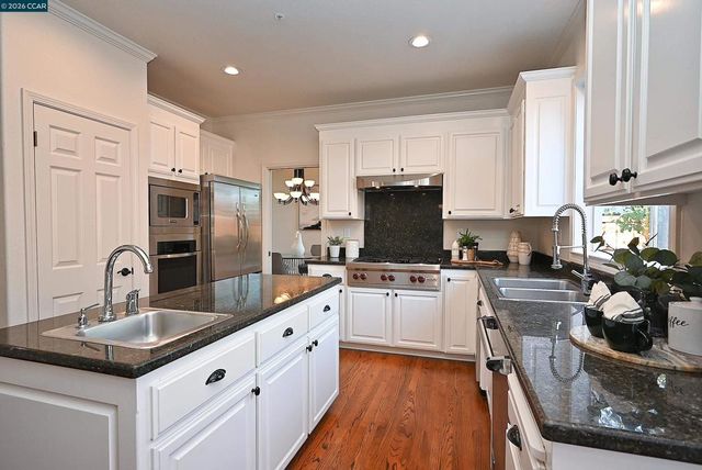 672 672 Enrica Ln, Walnut Creek, CA 94597