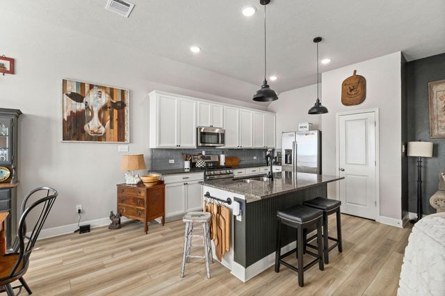 2001 Vineyard Pass, Brenham, TX 77833