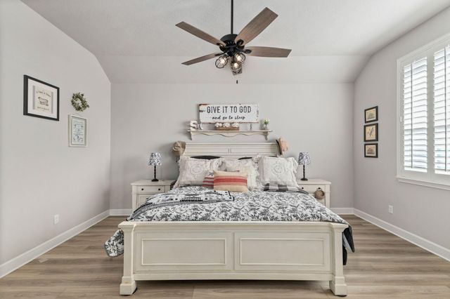 2001 Vineyard Pass, Brenham, TX 77833