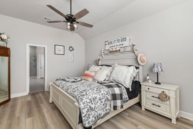 2001 Vineyard Pass, Brenham, TX 77833