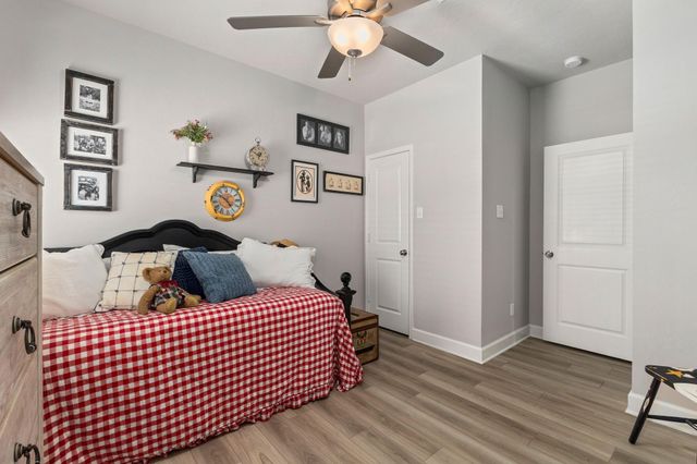 2001 Vineyard Pass, Brenham, TX 77833