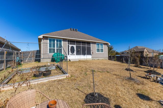 2001 Vineyard Pass, Brenham, TX 77833