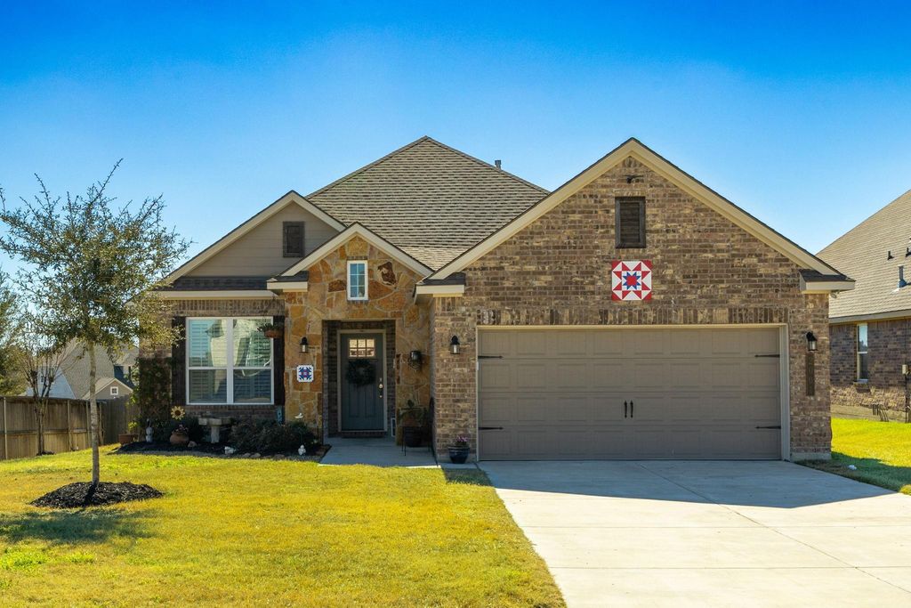 2001 Vineyard Pass, Brenham, TX 77833