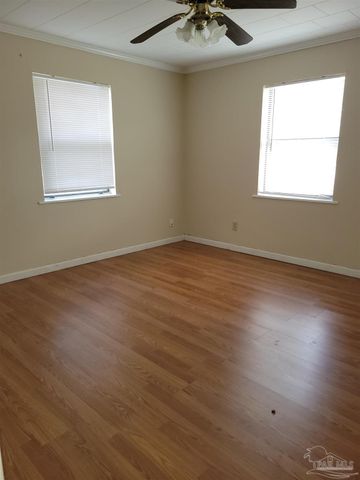 415 Rhoda St, Pensacola, FL 32503