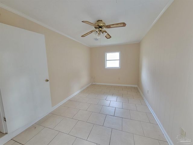 415 Rhoda St, Pensacola, FL 32503