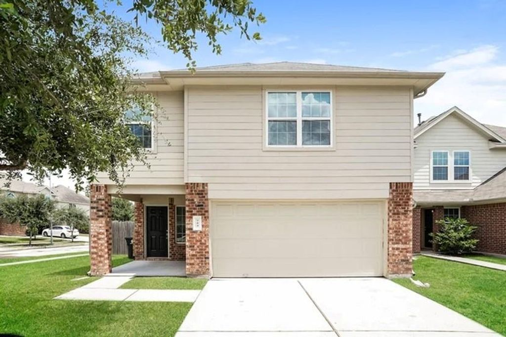 724 S Ella Creek, Houston, TX 77067