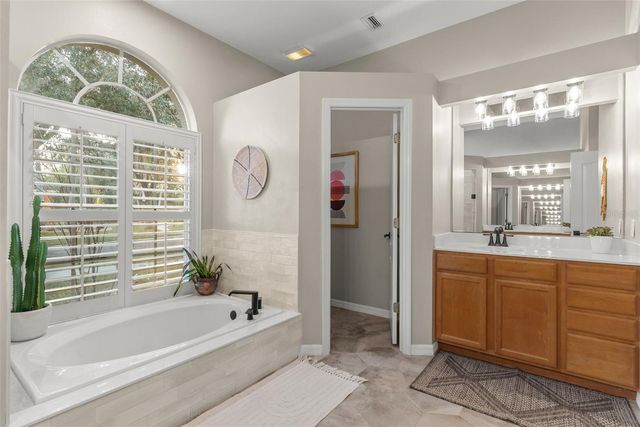 8204 GINGER PINE WAY, Tampa, FL 33647