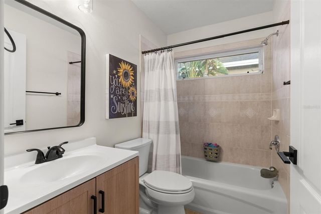 8204 GINGER PINE WAY, Tampa, FL 33647