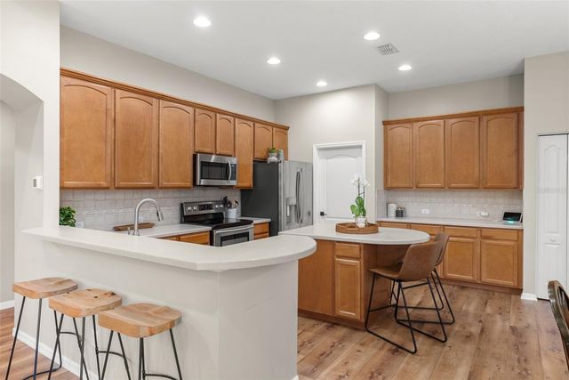 8204 GINGER PINE WAY, Tampa, FL 33647