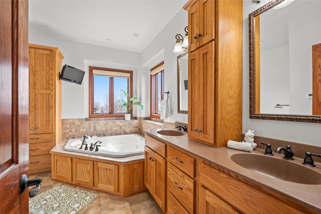 2508 Cottonwood Road, Ames, IA 50014