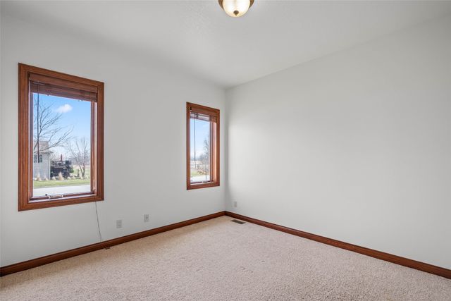 2508 Cottonwood Road, Ames, IA 50014