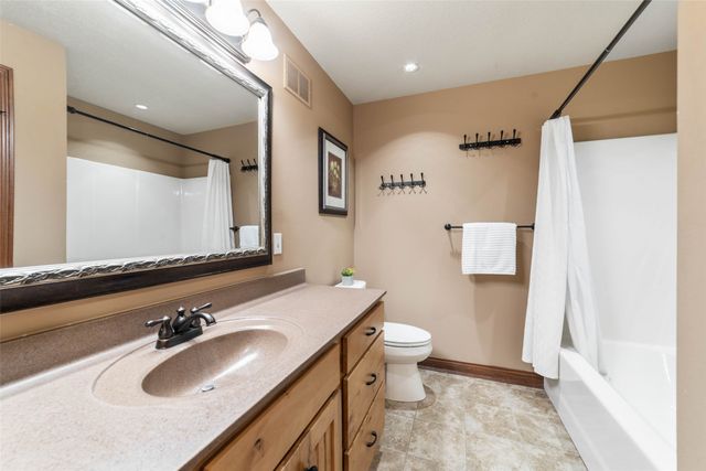 2508 Cottonwood Road, Ames, IA 50014