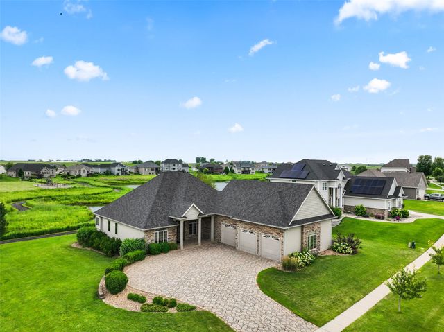 2508 Cottonwood Road, Ames, IA 50014