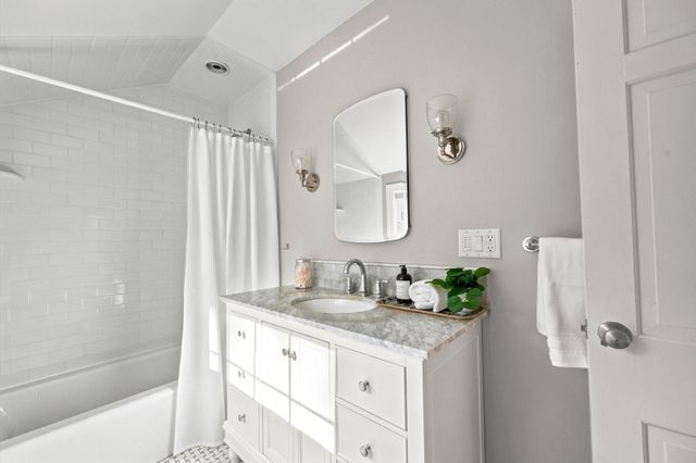 37 Century Ln, Milton, MA 02186