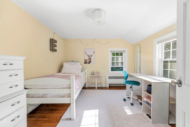 37 Century Ln, Milton, MA 02186