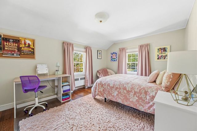 37 Century Ln, Milton, MA 02186