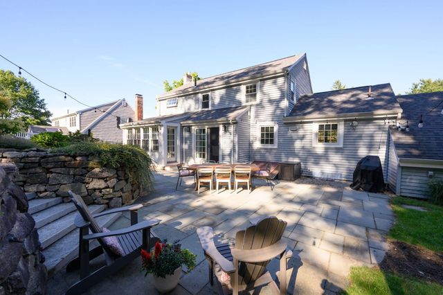 37 Century Ln, Milton, MA 02186