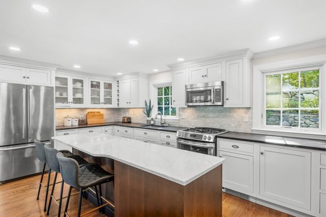 37 Century Ln, Milton, MA 02186