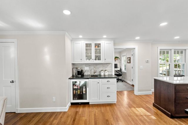 37 Century Ln, Milton, MA 02186