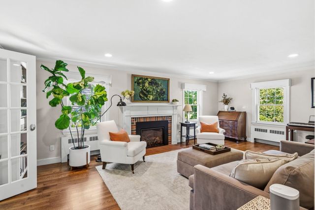 37 Century Ln, Milton, MA 02186