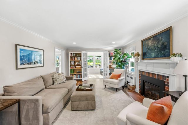 37 Century Ln, Milton, MA 02186
