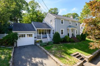 37 Century Ln, Milton, MA 02186