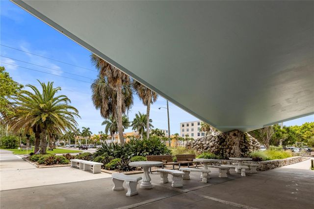 9828 HILLTOP DRIVE, Venice, FL 34292