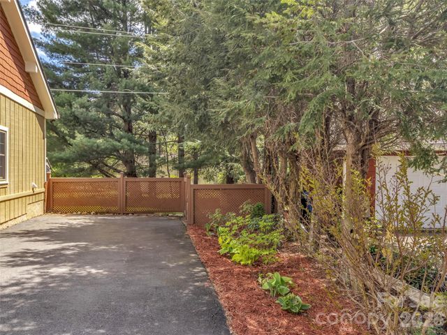 96 Garden Court, Maggie Valley, NC 28751