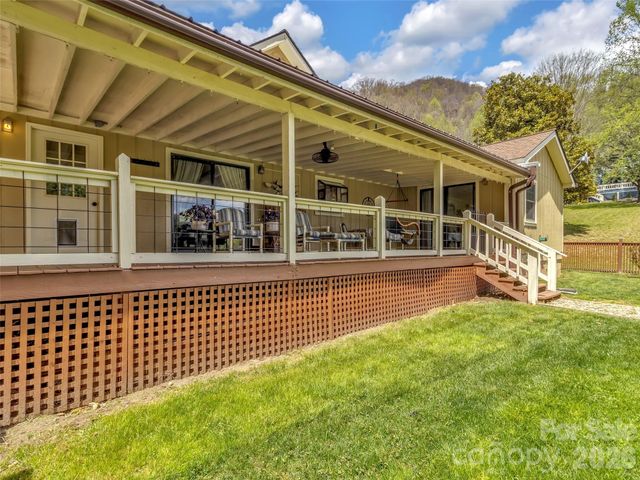 96 Garden Court, Maggie Valley, NC 28751