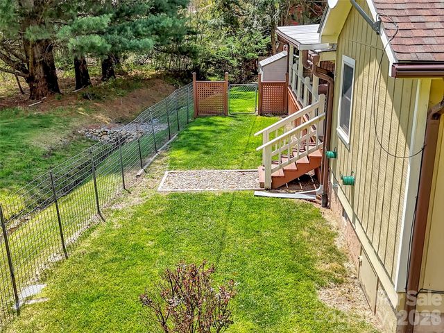 96 Garden Court, Maggie Valley, NC 28751