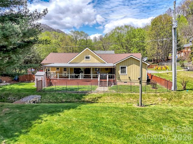 96 Garden Court, Maggie Valley, NC 28751