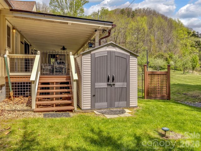 96 Garden Court, Maggie Valley, NC 28751
