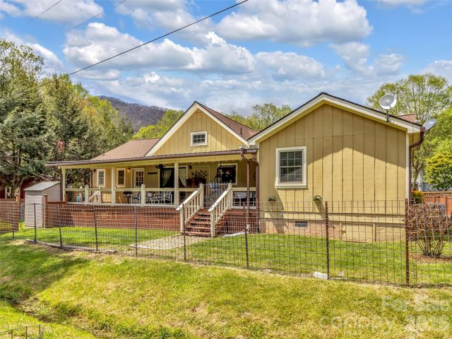 96 Garden Court, Maggie Valley, NC 28751