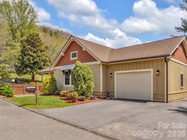 96 Garden Court, Maggie Valley, NC 28751