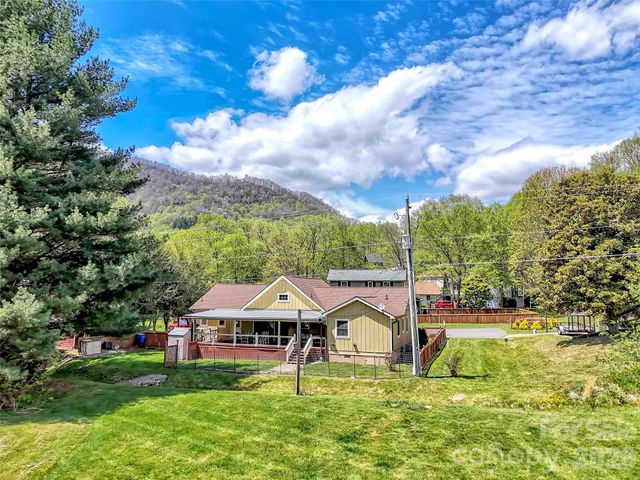 96 Garden Court, Maggie Valley, NC 28751