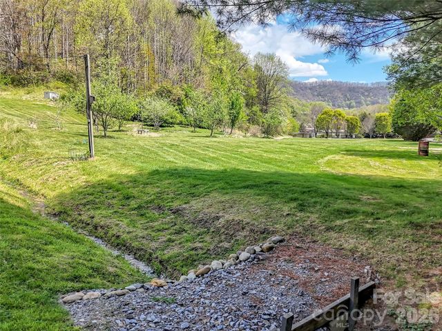 96 Garden Court, Maggie Valley, NC 28751